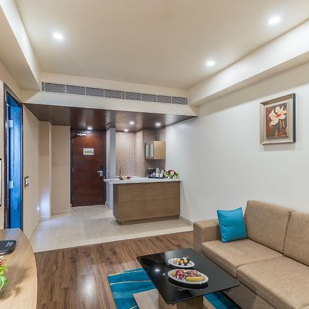 Golden Tulip Suites Gurgaon Buitenkant foto