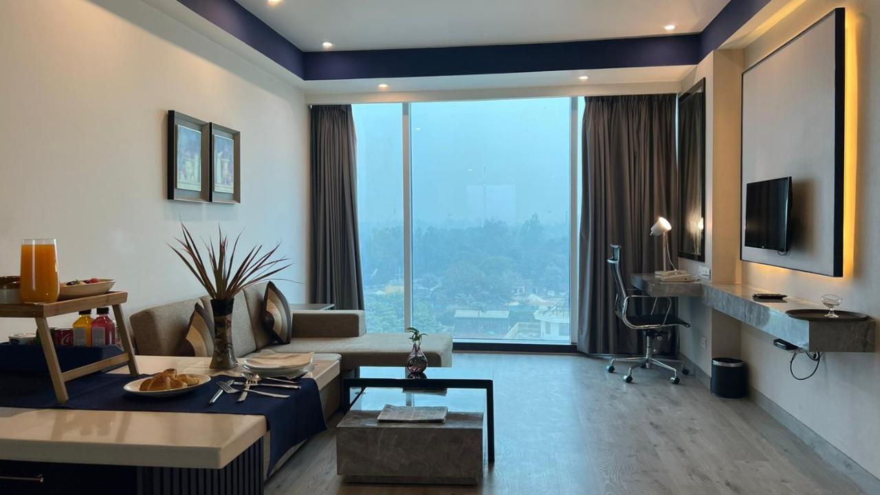 Golden Tulip Suites Gurgaon Buitenkant foto