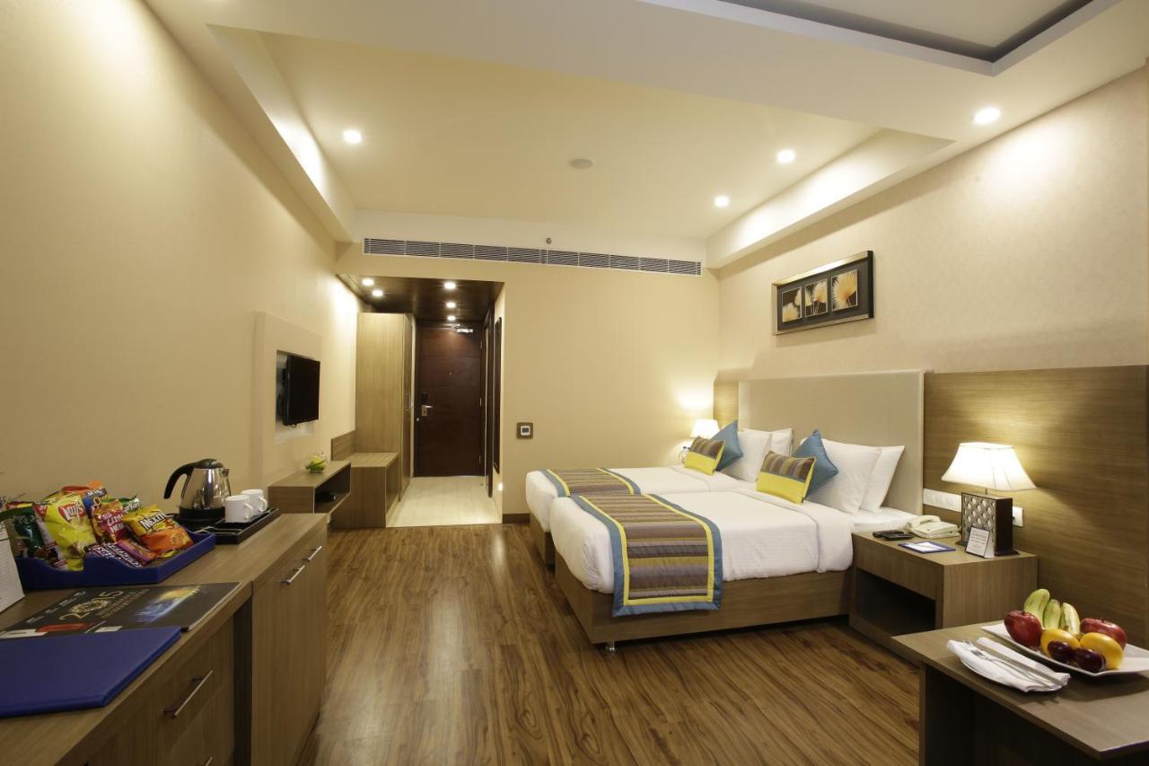 Golden Tulip Suites Gurgaon Buitenkant foto