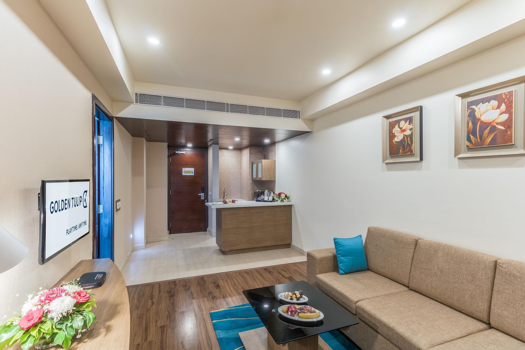 Golden Tulip Suites Gurgaon Buitenkant foto