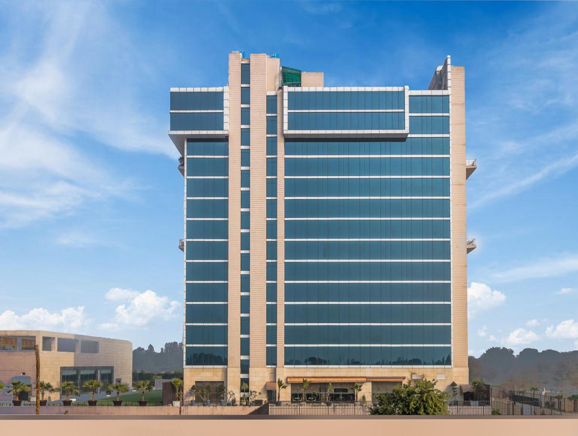 Golden Tulip Suites Gurgaon Buitenkant foto