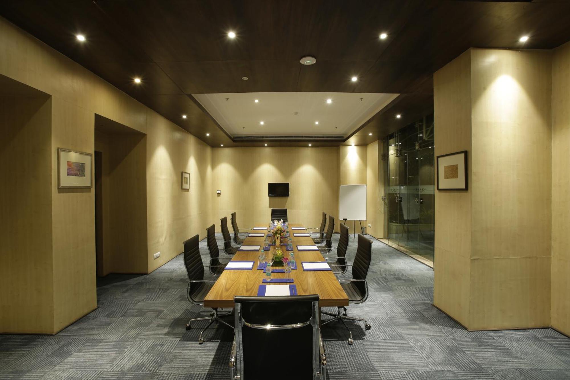 Golden Tulip Suites Gurgaon Buitenkant foto
