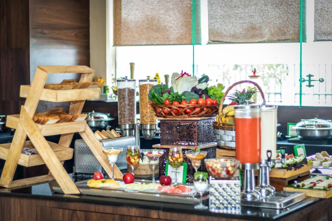 Golden Tulip Suites Gurgaon Buitenkant foto