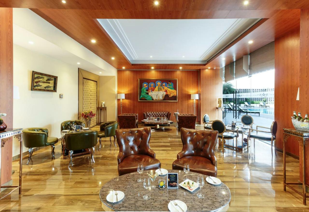 Golden Tulip Suites Gurgaon Buitenkant foto