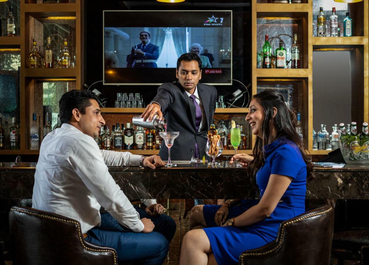 Golden Tulip Suites Gurgaon Buitenkant foto