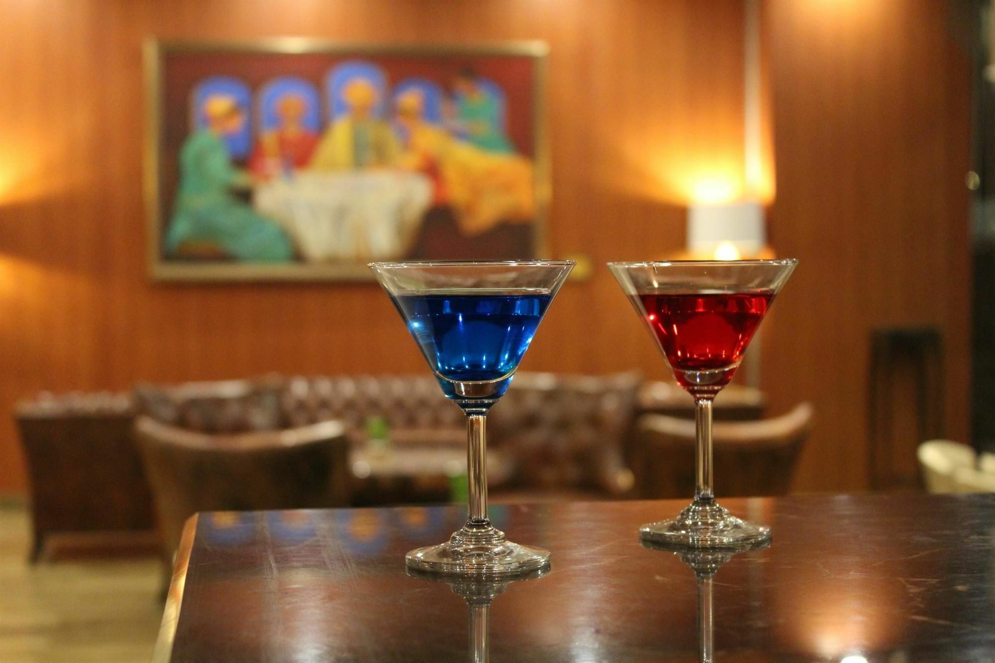 Golden Tulip Suites Gurgaon Buitenkant foto