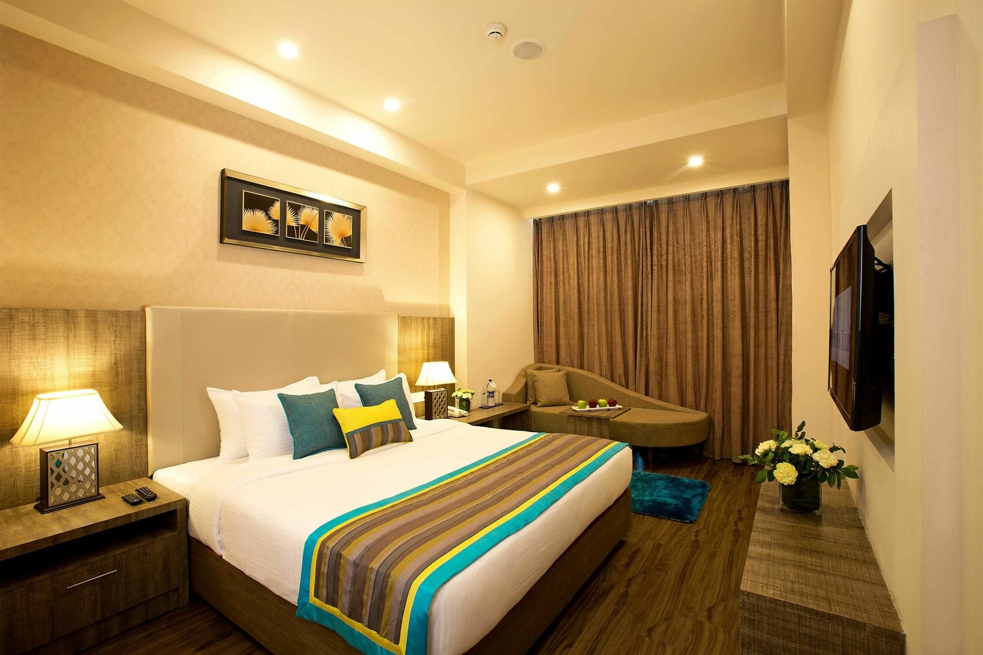 Golden Tulip Suites Gurgaon Buitenkant foto
